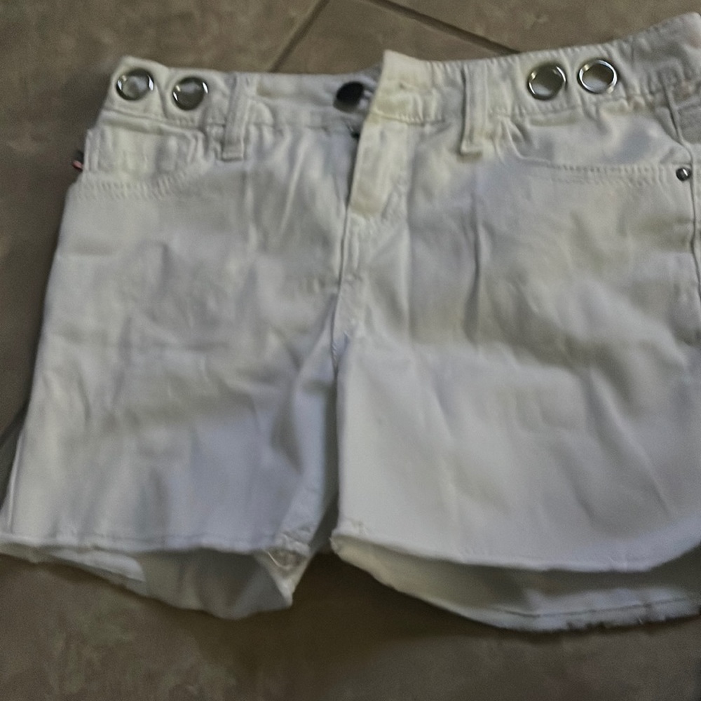 Biogas white shorts